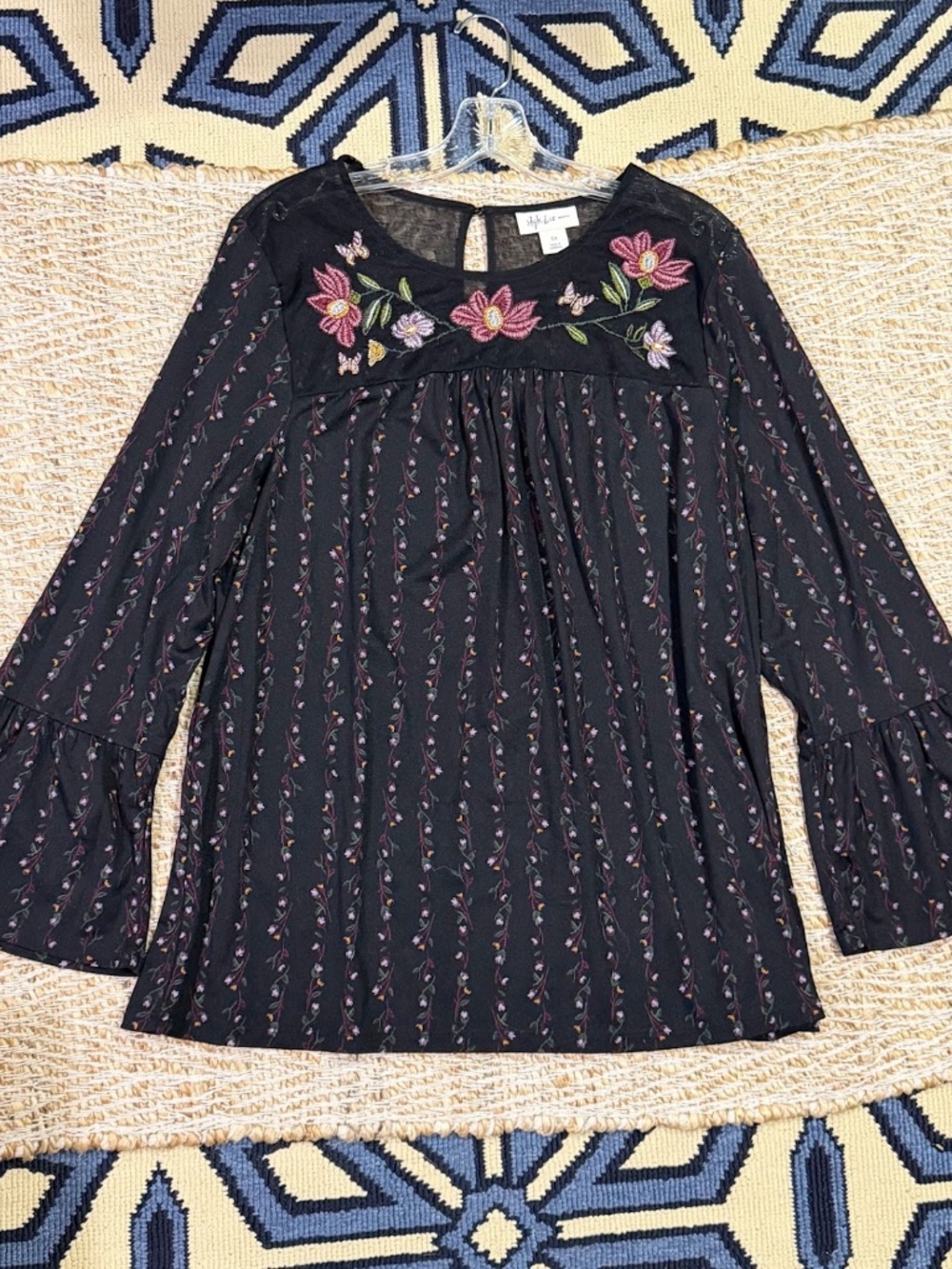 Style & Co. Black Multi-Floral Embroidered Lined Mesh Long-Sleeve Top Size 1X - Picture 6 of 8